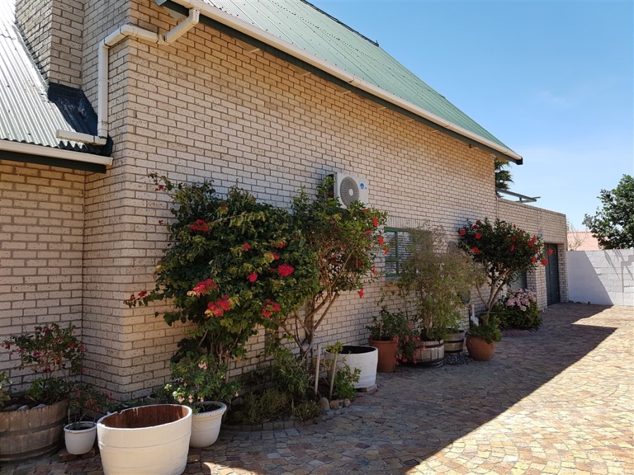 3 Bedroom Property for Sale in Yzerfontein Western Cape